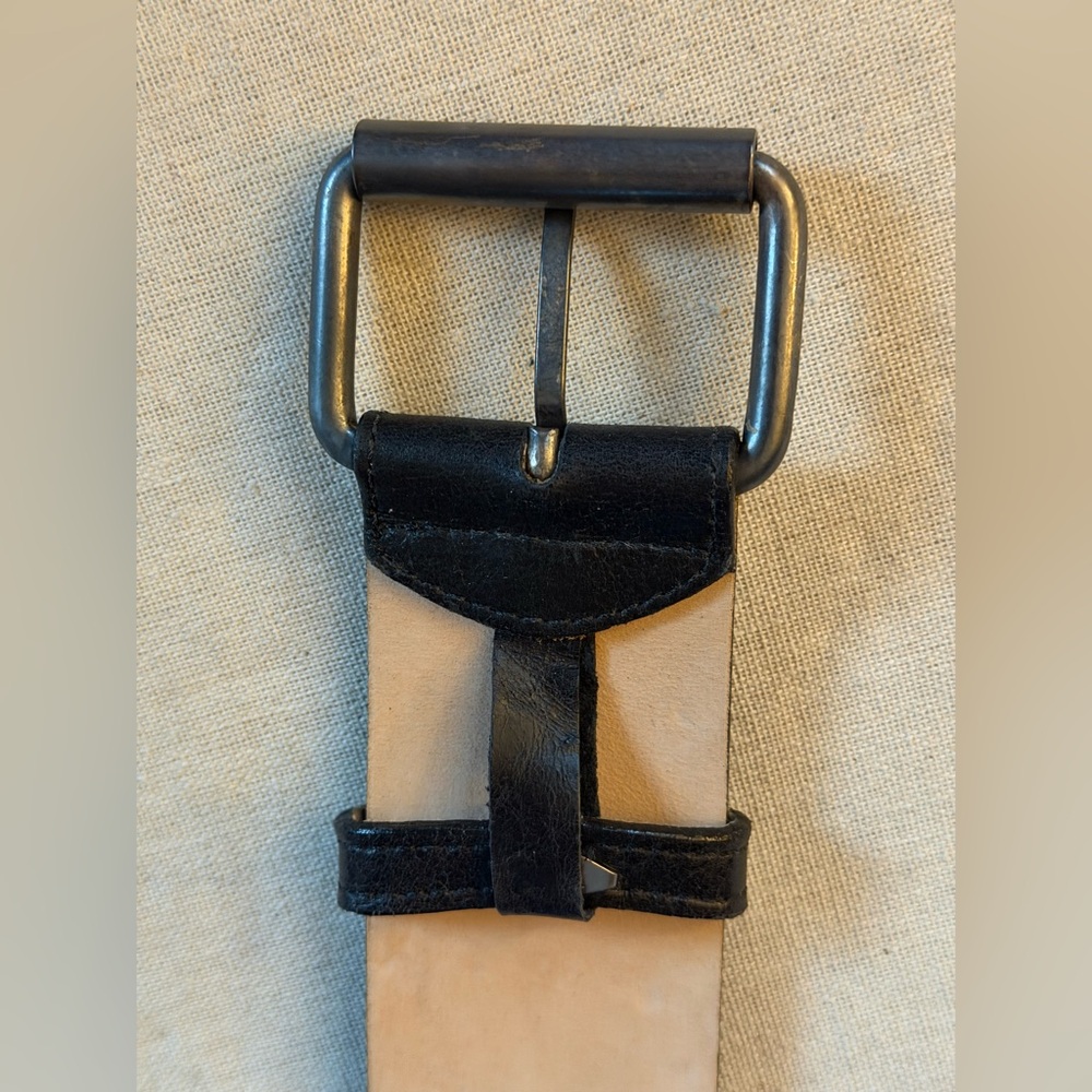 Saks Fifth Avenue black leather belt with heart studded details S NWOT - Picture 2 of 9
